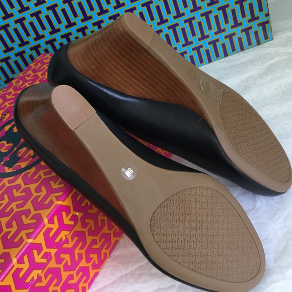 TORY BURCH LOWELL 65mm WEDGE PUMP CLOSED TOE PUMP - Picture 6 of 6